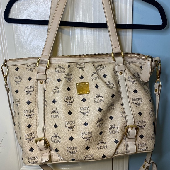 💯AUTHENTIC MCM BAG - Picture 2 of 10